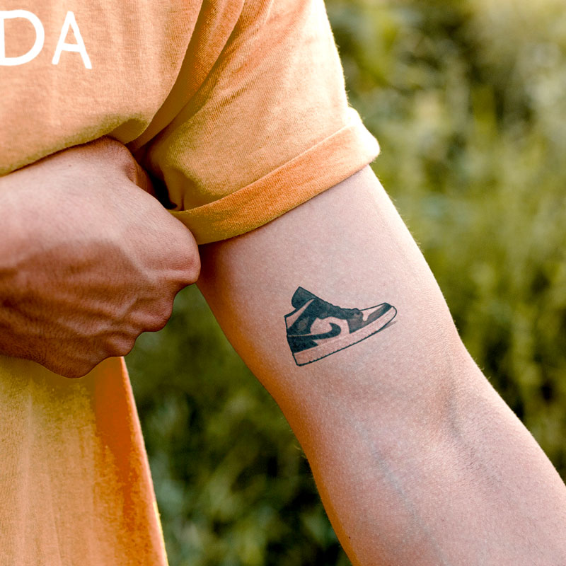 Look Nike | Semi-Permanent Tattoo - a Tattoo