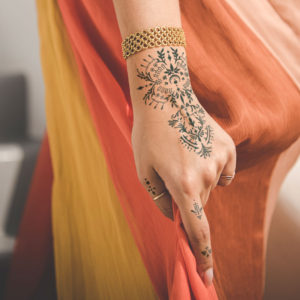 semi permanent Tattoo | Lasts up to 2 weeks | Temporary Tattoo | Christmas Gift Idea | Jagua henna | tatouage temporaire | Natural Black henna | sexy hand tattoo | berber tattoo